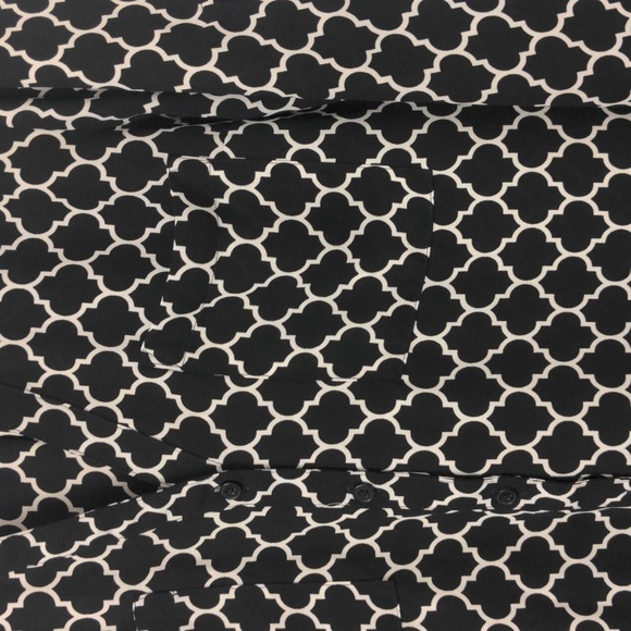 Express Blouse Black and White Pattern - Picture 2 of 5